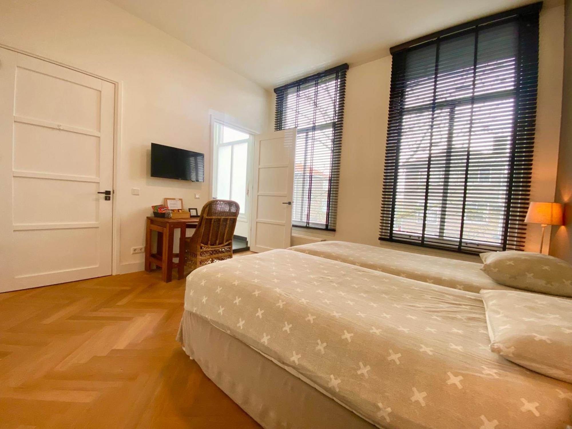 Bed and Breakfast Oranjepark Дордрехт Экстерьер фото